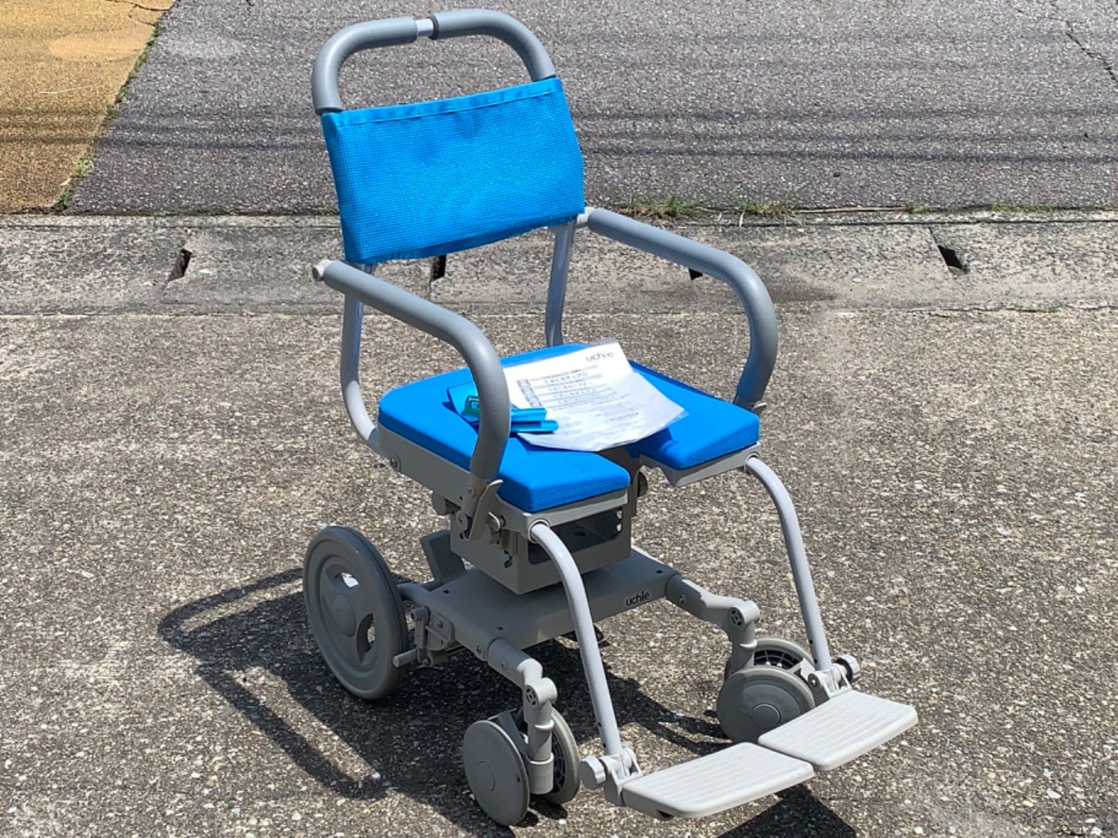 シャワーキャリー 入浴用 車椅子 高齢者 介護用品 シャトレ
