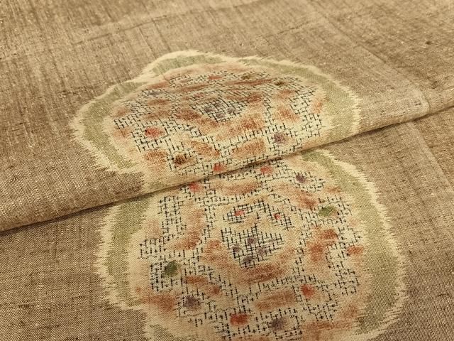 平和屋着物○本場結城紬 重要無形文化財 100亀甲 モロ入り 正倉院花文