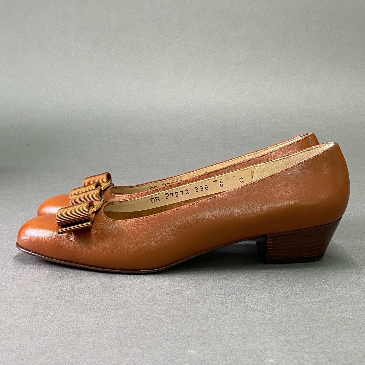 3k12 Salvatore Ferragamo サルヴァトーレフェラガモ イタリア製