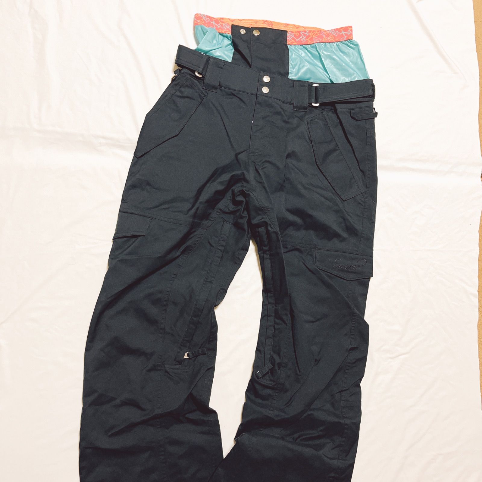 Swivel スウィベル ウィンタースポーツ スキー スノーボード ウェア レディース