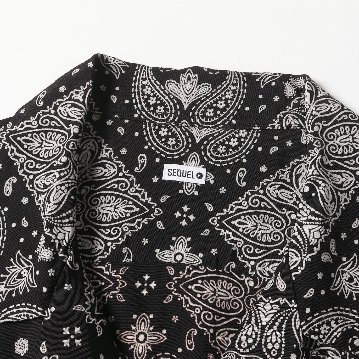 SEQUEL レーヨン シャツ M 美品】SEQUEL シークエル シャツ サイズ:M / 23SS バンダナ柄