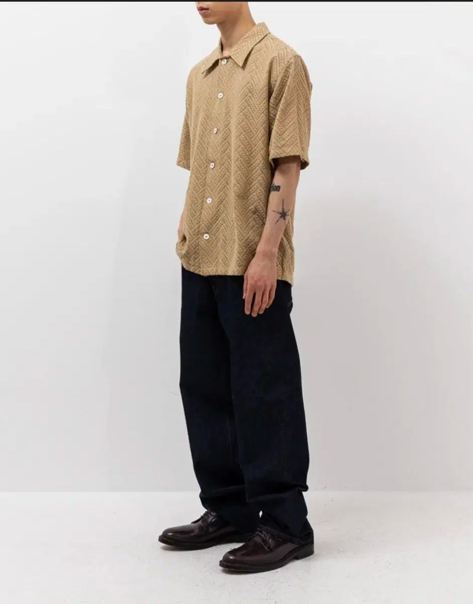 ー Khaki