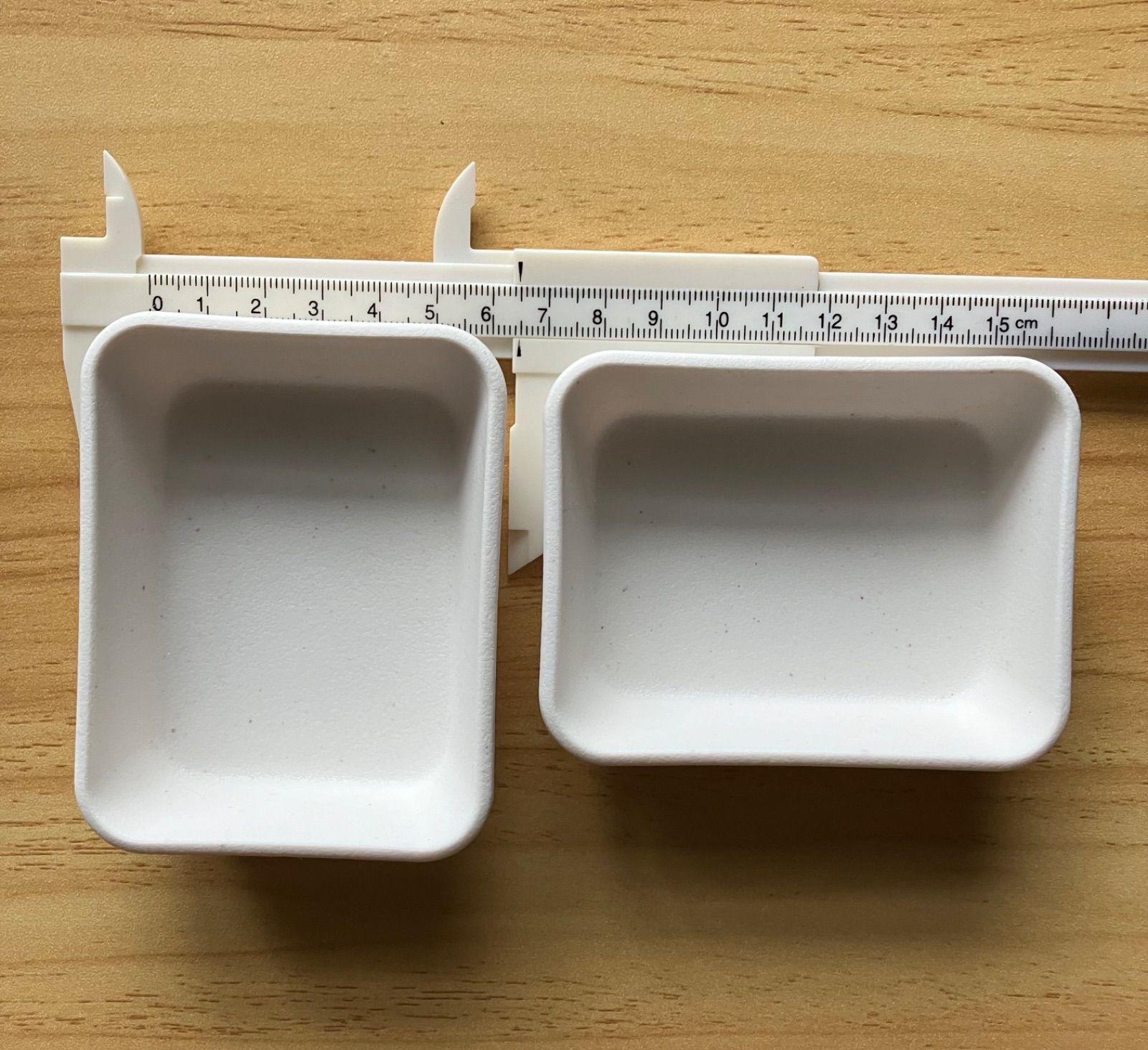 知育玩具セット　家庭学習　おはしスプーン練習　ピンセットトング練習　ひも通し　スナップ練習　ねじ回し　洗濯バサミ遊び　かえるジャンプ　積み木　色遊び