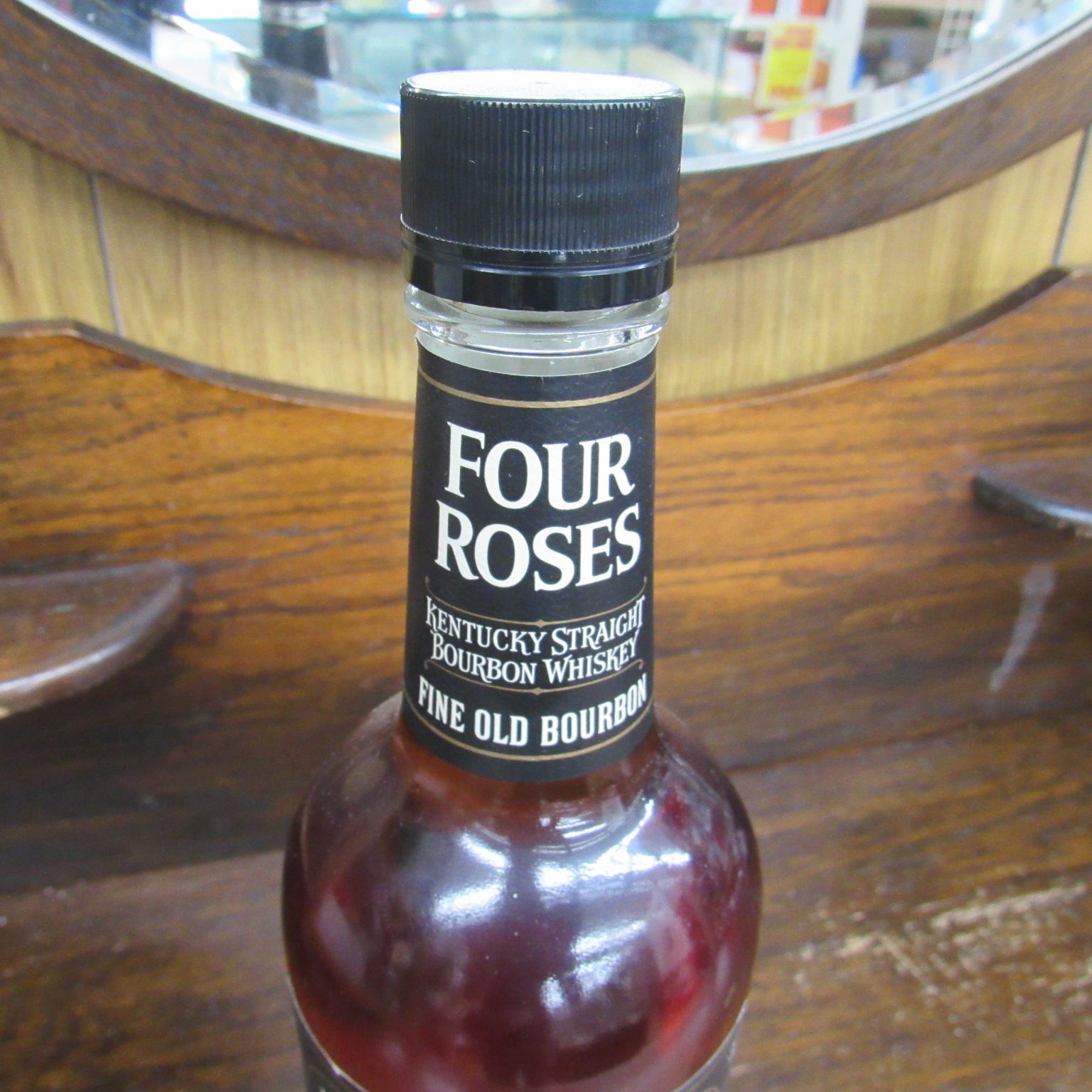 フォアローゼス ブラックラベル 旧ラベル 750ml 43% - メルカリ