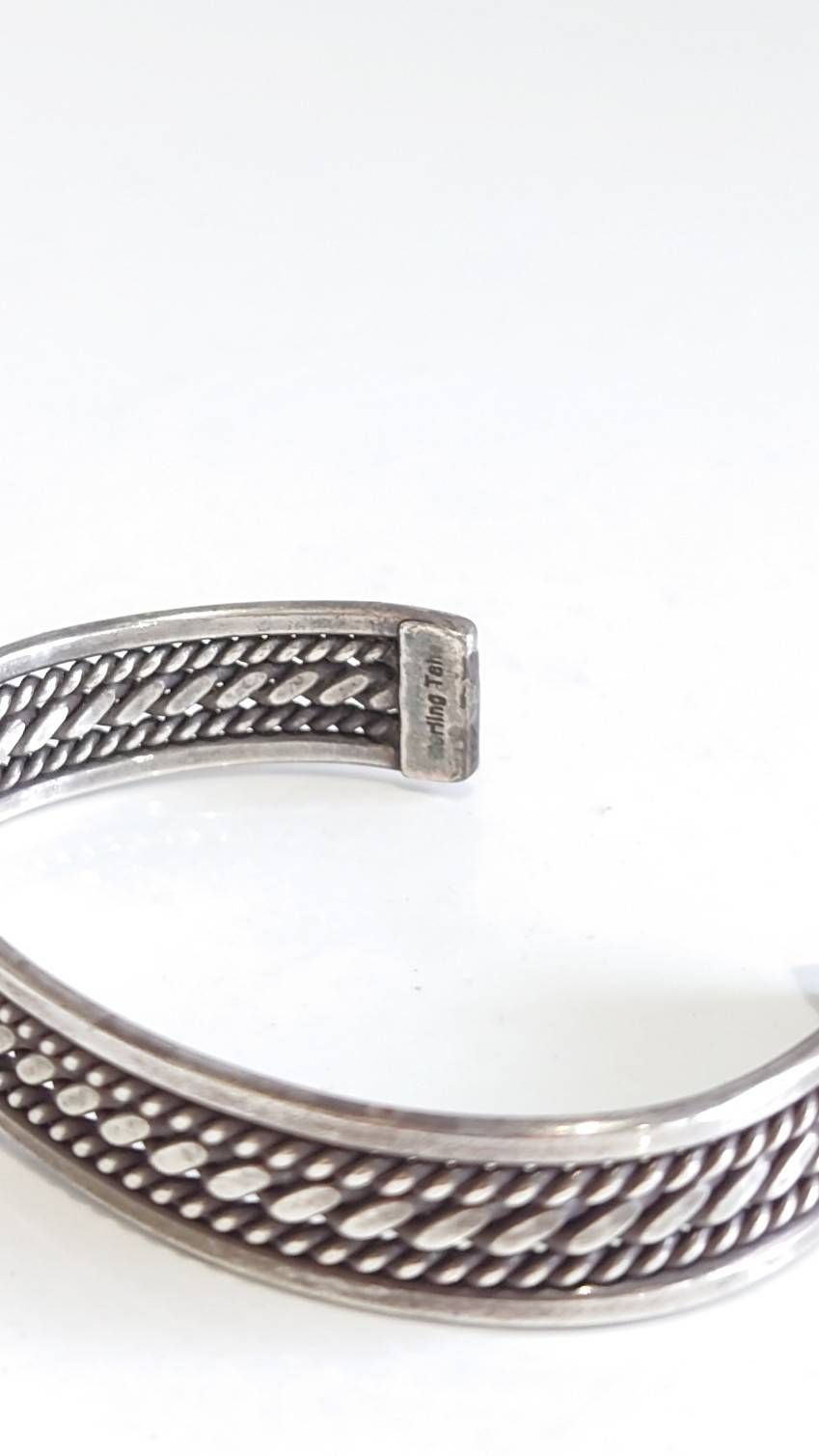 Indian Jewelry “Navajo Elaine Tahe” Sterling Silver Twist Bangle