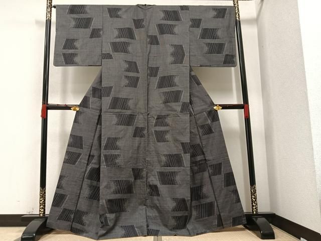 平和屋着物○本場大島紬 7マルキ 枝梅文 正絹 逸品 AAAV9080np