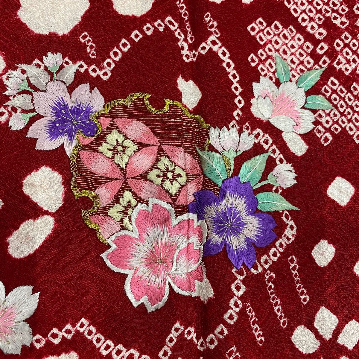 振袖 身丈165cm 裄丈68cm L 袷 雪輪 桜 刺繍 絞り 赤 正絹 美品 名品 ...