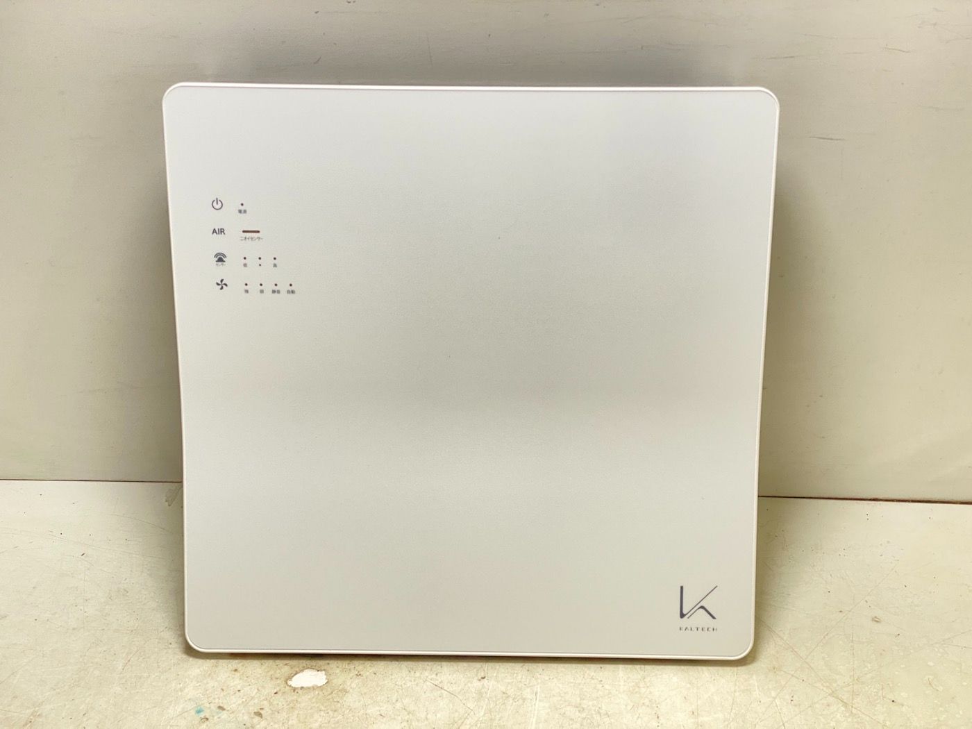 カルテック 光触媒除菌・脱臭機 TURNEDK(ターンド・ケイ) ホワイト KL-W01P カルテック 光触媒除菌・脱臭機 TURNEDK(ターンド・ケイ) ホワイト KL