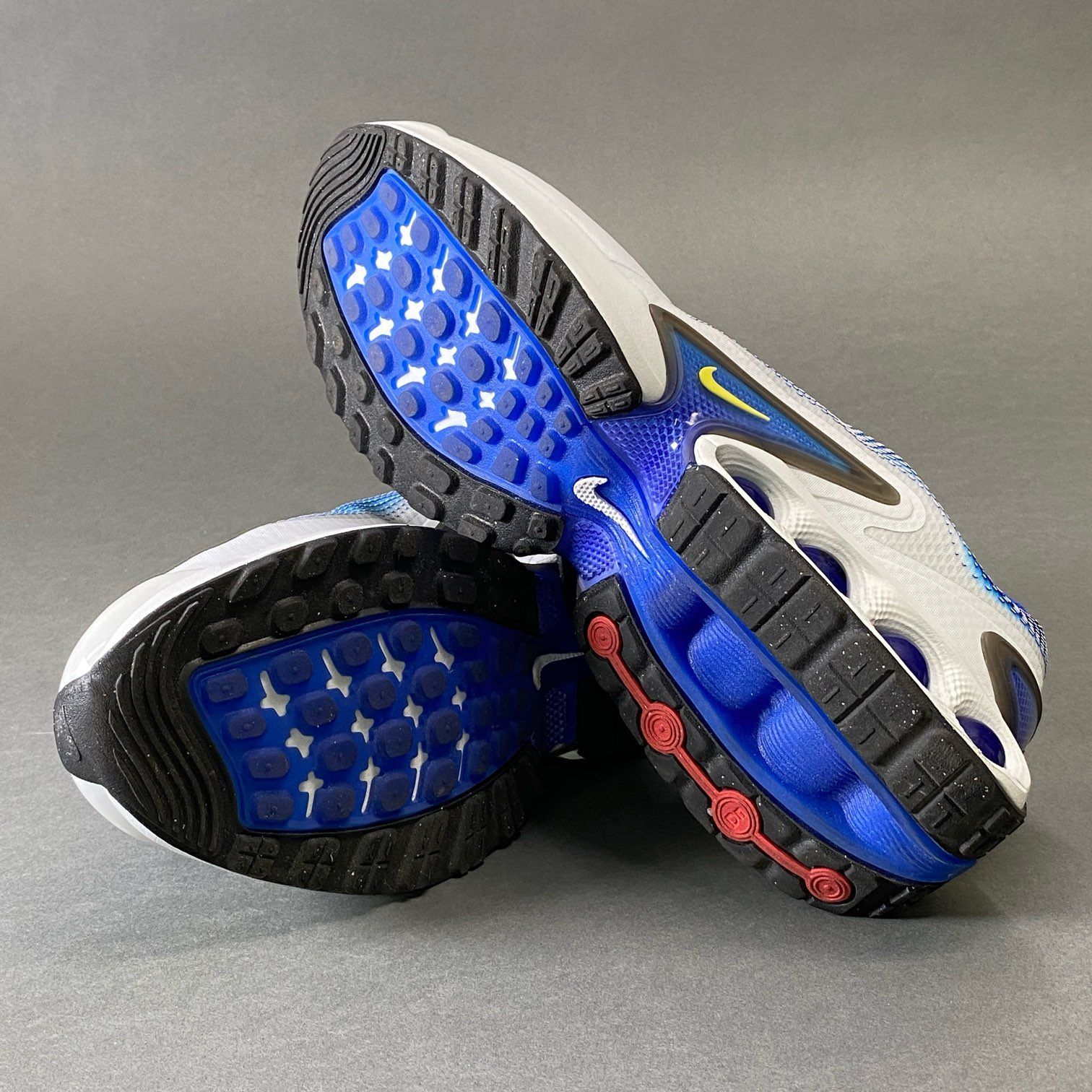 6g8《美品》 NIKE ナイキ AIR MAX DN SE エアマックス HF5531