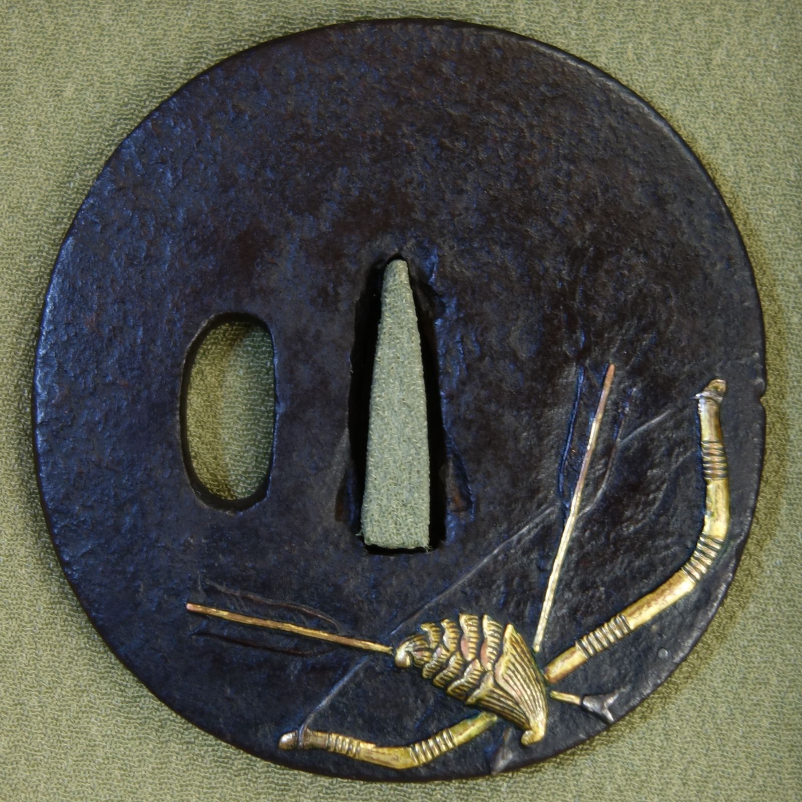 鉄鍔、南蛮鍔 鍔 【 鉄地 鍍金 南蛮鍔 】(鍔箱付き) 日本刀 刀装具 鐔 骨董 古