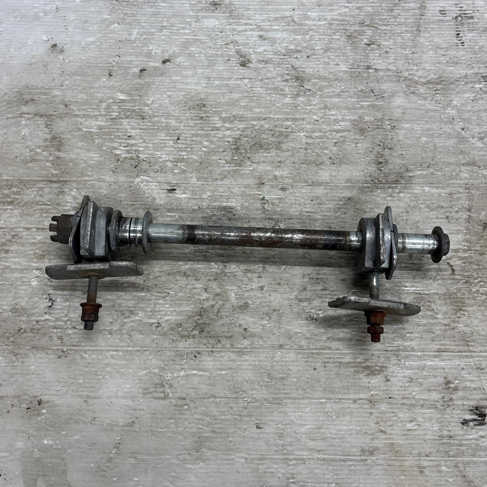 KAWASAKI バリオス ZR250A アクスルシャフト リア カワサキ