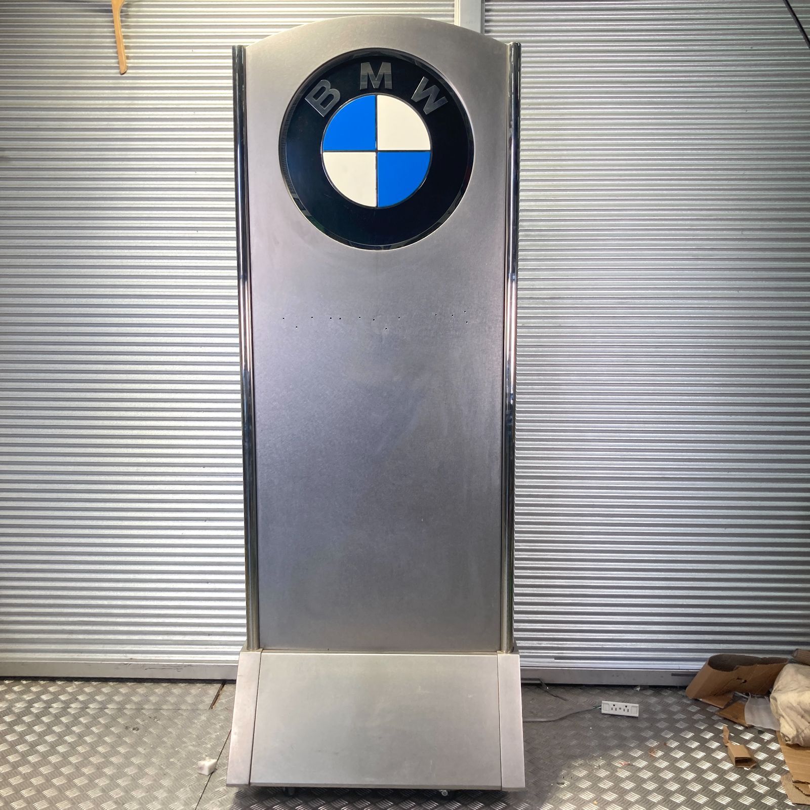 【送料別】配送要相談 中古現状品 BMW スタンド看板 キャスター付き 大型 店舗備品 車屋