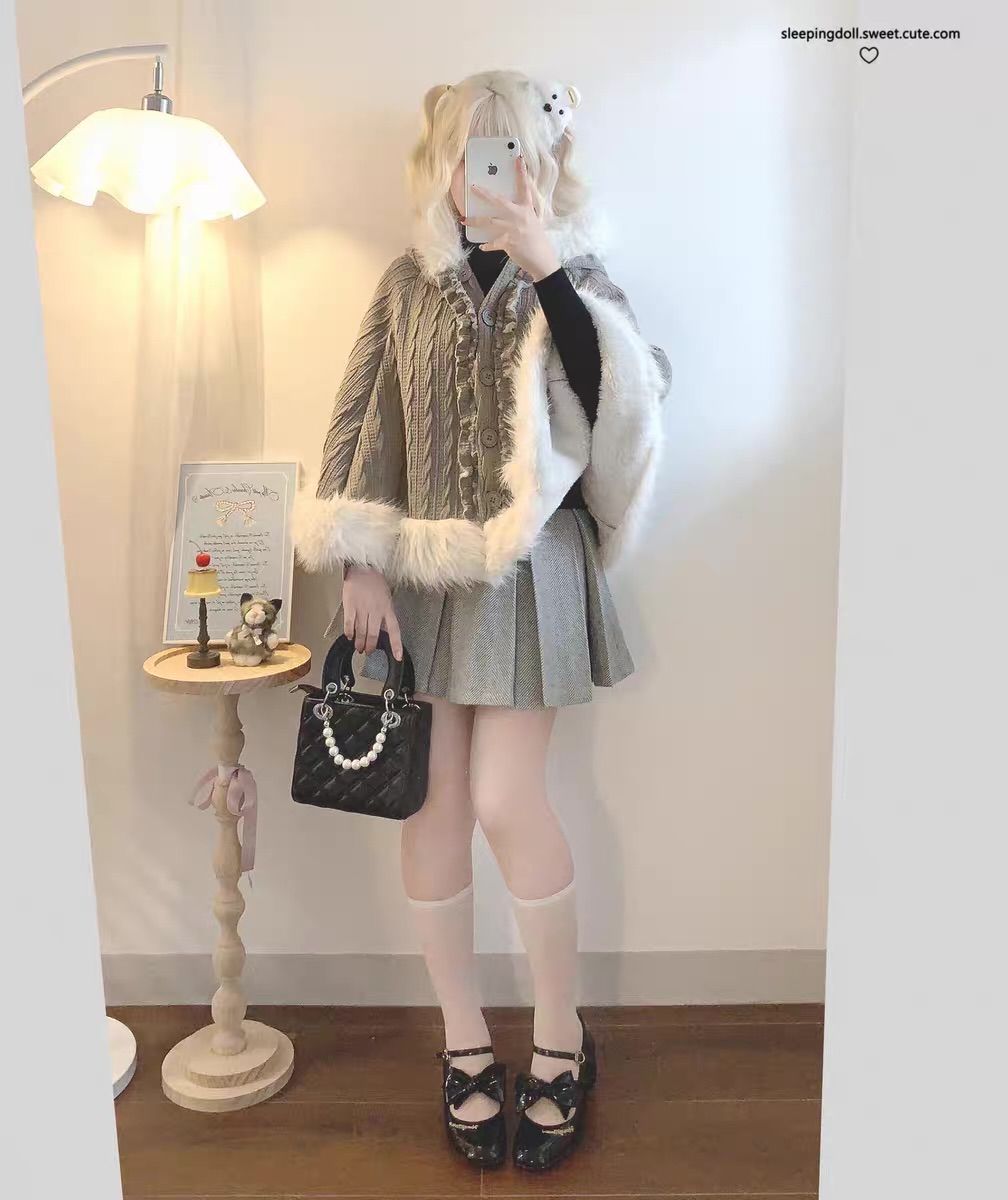 カーキ ふわふわ ポンチョ セーター ボア ホワイト サブカル 服