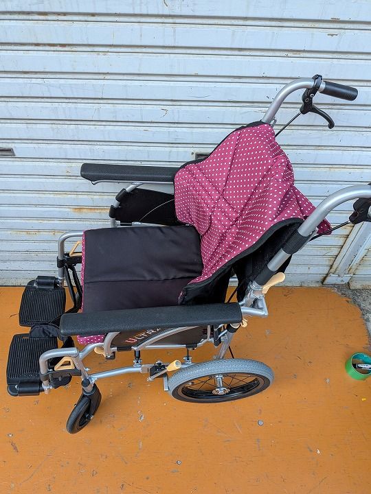 送料無料 一部地域を除く 日進医療器 介助式多機能車椅子 ウルトラ NAH-U2W KM-25-1006-10