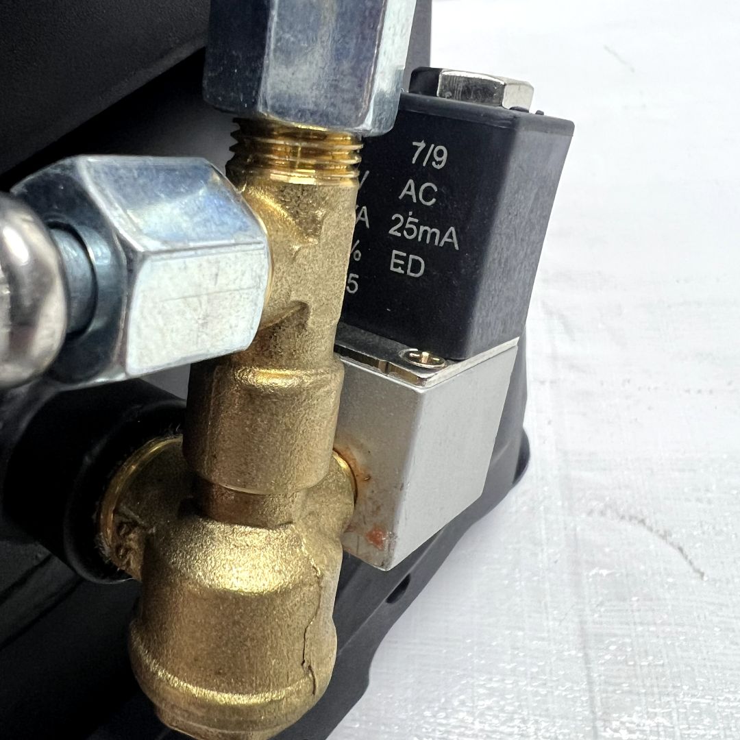 オススメ商品】 エアーコンプレッサー 100V 10L YOTUKA AC電源 オススメ商品】 エアーコンプレッサー 100V 10L YOTUKA AC電源