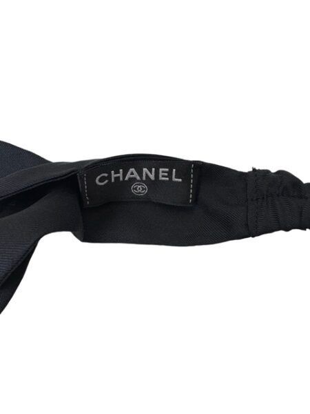 定番人気！ シャネル 23AWココマークリボン付シルクヘアバンド CHANEL 豊富な品揃え。