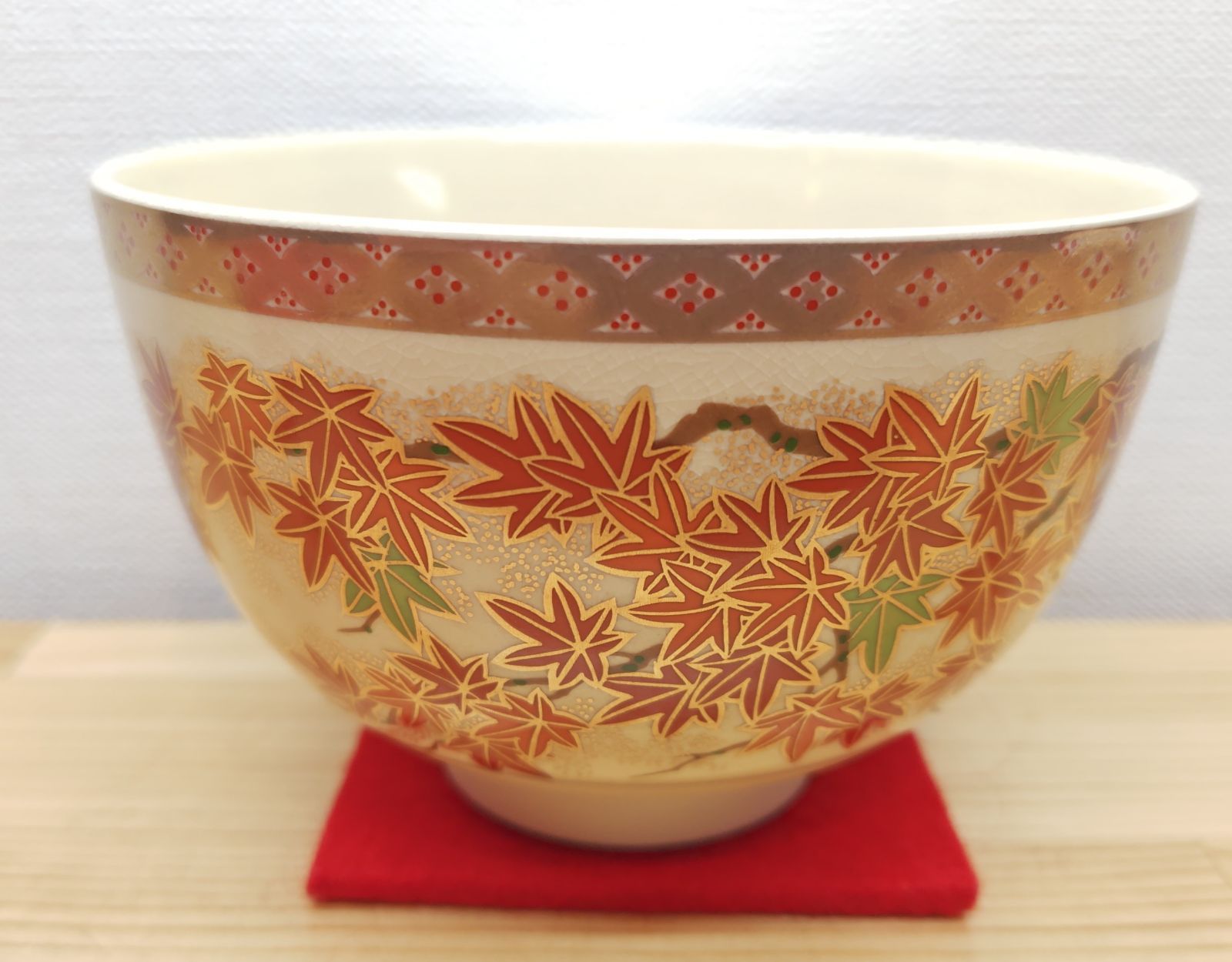 逢絢亭・新品】茶道具 茶碗 美濃焼 薩摩写 紅葉の図 宮地英香