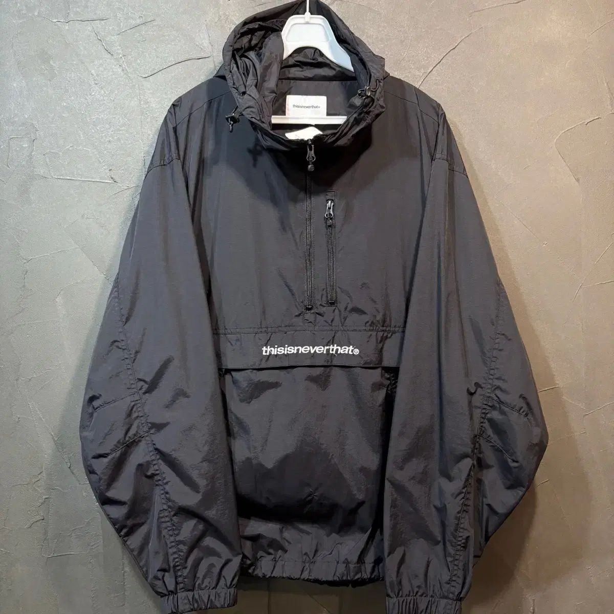 L thisisneverthat(ディスイズネバーザット ネバザ) ハーフジップ 