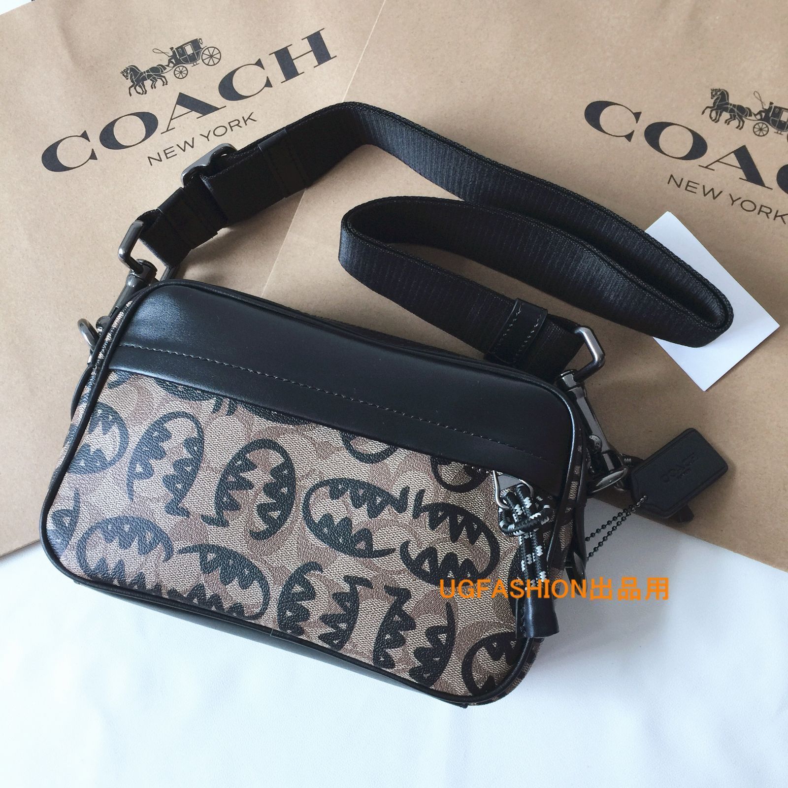 ＜コーチバッグ＞COACH/コーチバッグ ショルダーバッグ 2526 Guang Yuコラボ クロスボディー ショルダーバッグ 斜めがけバッグ  アウトレット品 紙袋付属　新品未使用