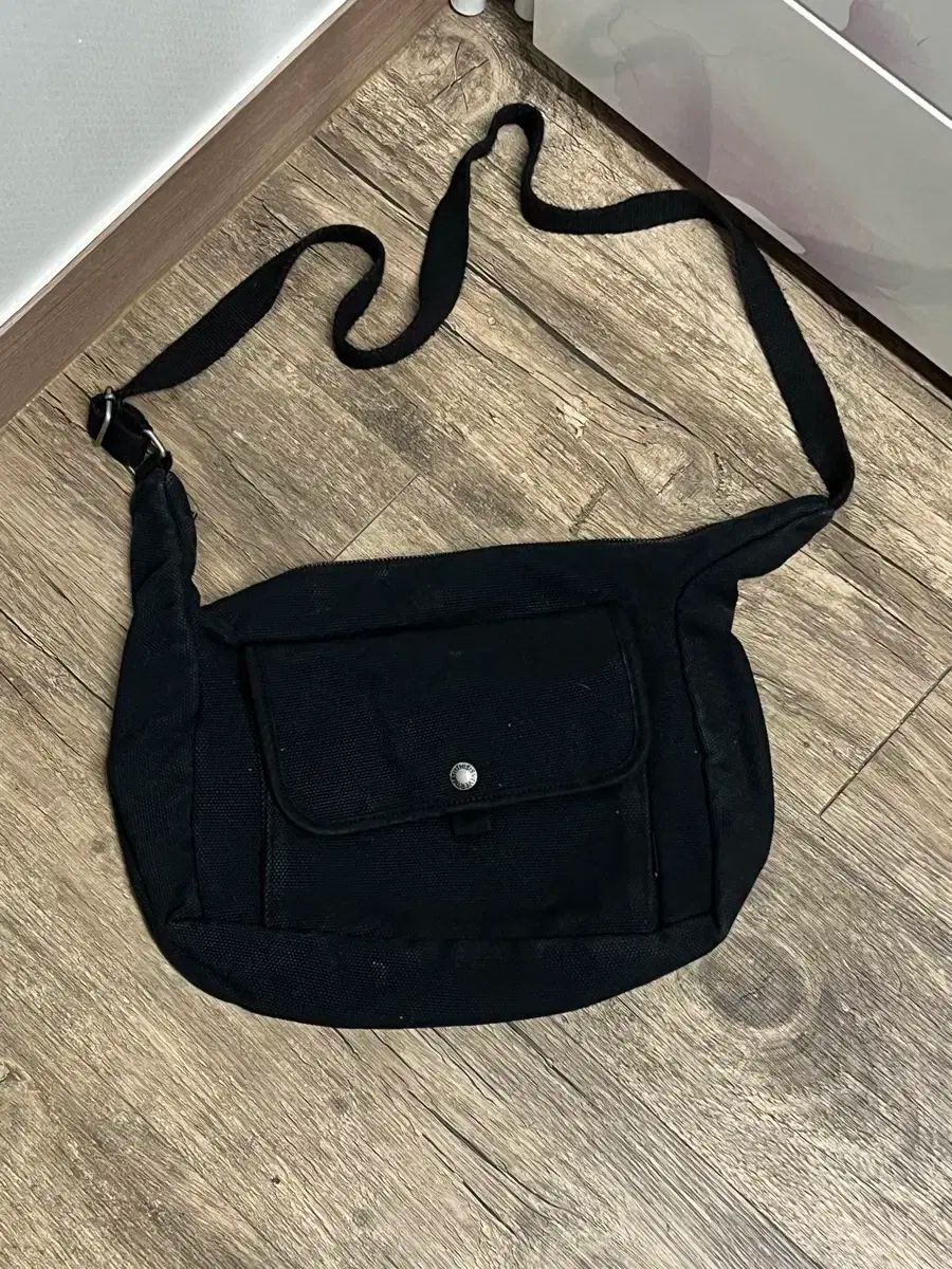 thisisneverthat キャンバス ショルダーバッグ【未使用】 ダイナ・ザト thisisneverthat(ディスイズネバーザット) canvas