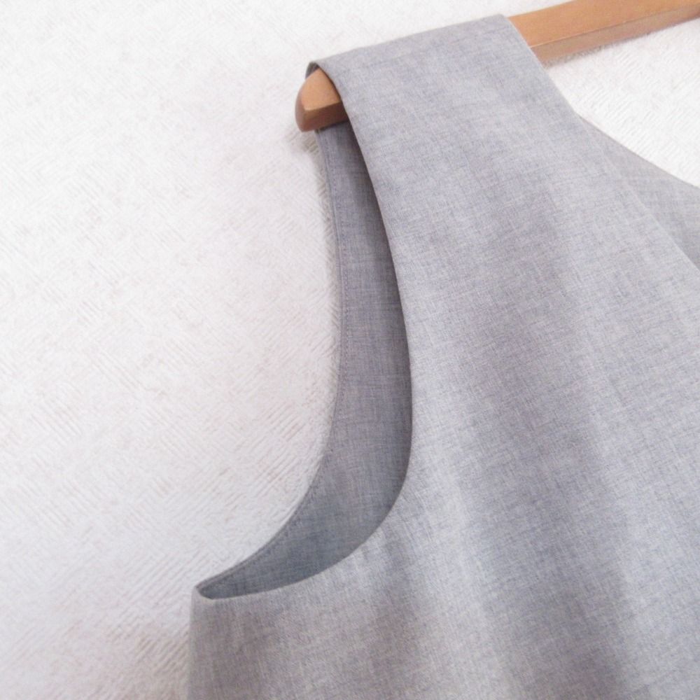 美品 ATON エイトン ノースリーブ Vネック ブラウス プル