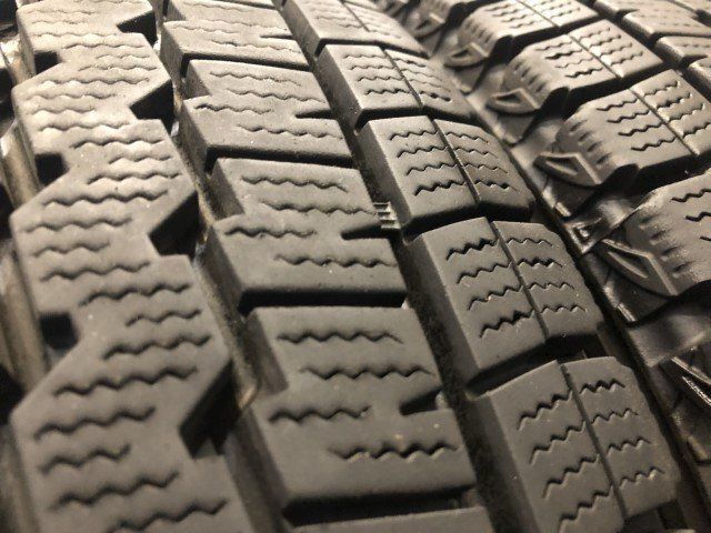 DUNLOP WINTER MAXX SV01 195/80R15 107/105N LT 15インチ スタッドレス 4本 21年製 ハイエース キャラバン等　(KTO097)