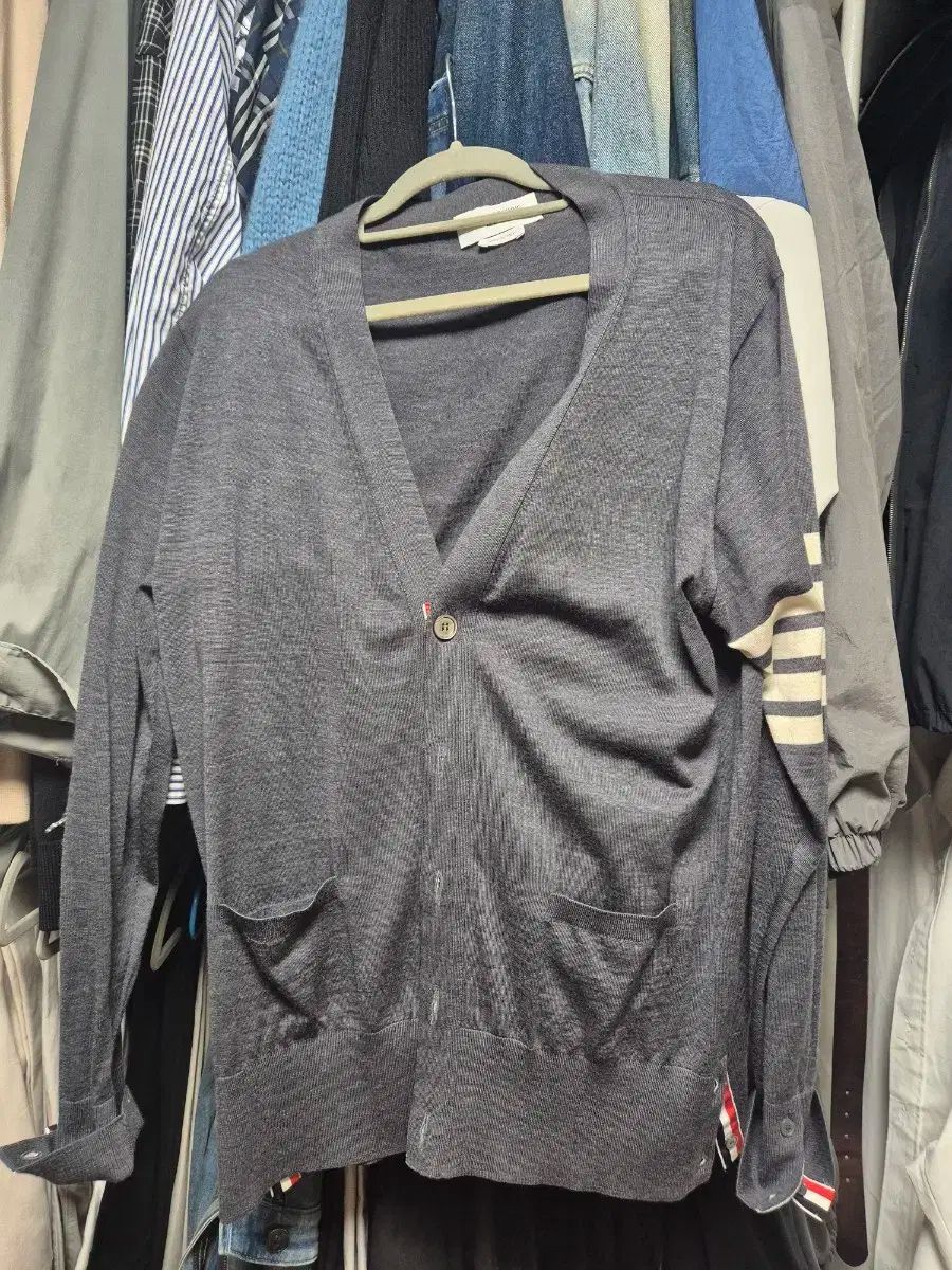 Thom Browne トム ブラウン クラシック メリノ ウール カーディガン ダークグレー