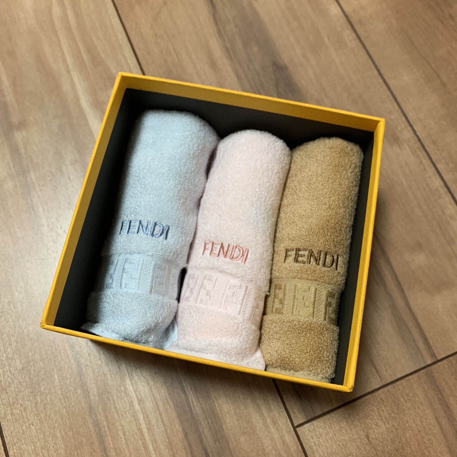 フェンディ FENDI ハンカチ 新品 箱付 ハンドタオル 3枚セット