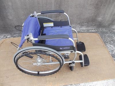 送料無料 一部地域を除く レッグサポートなし カワムラサイクル 自走式軽量車椅子 ふわりす KF22-40SB TS-25-0908-04
