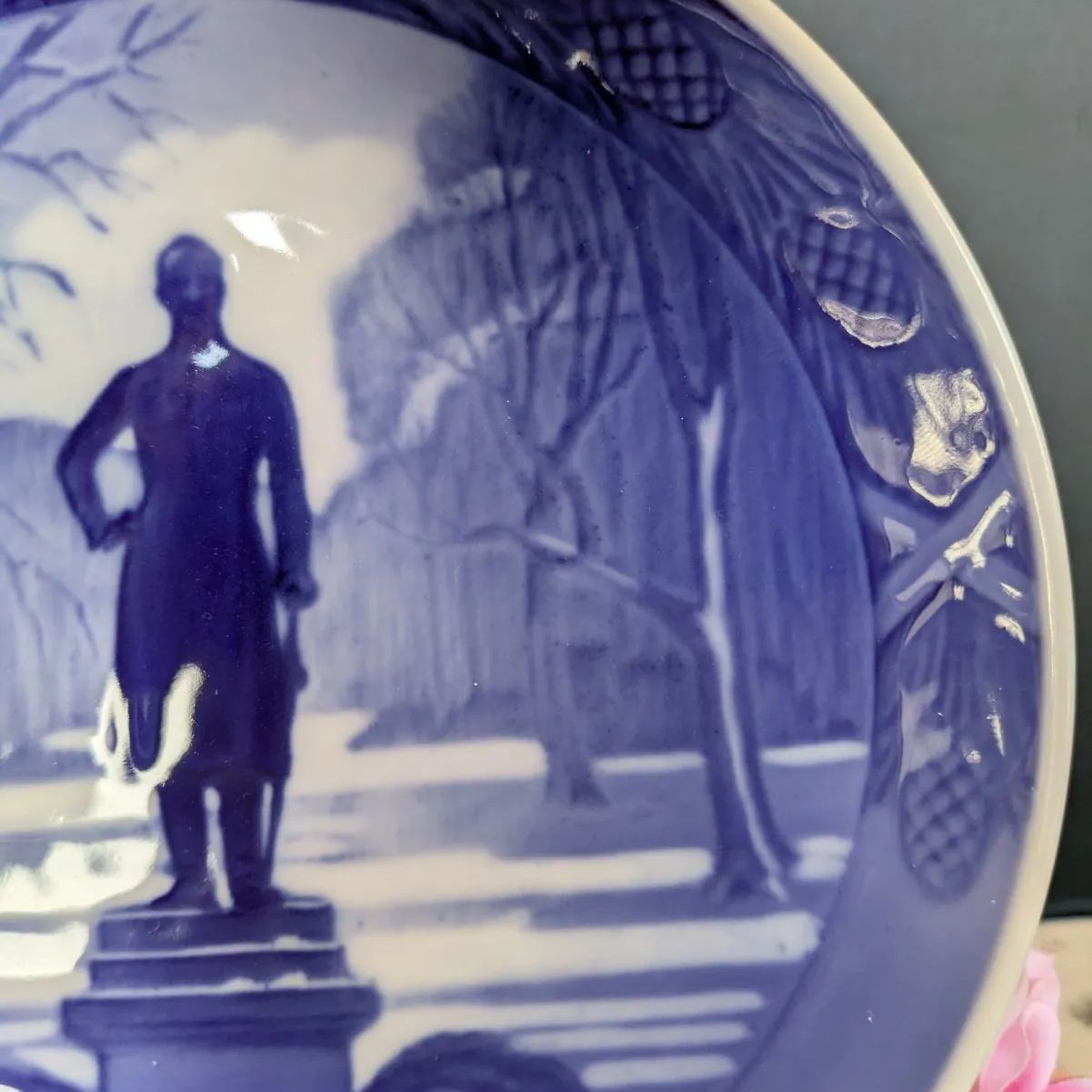 イヤープレート