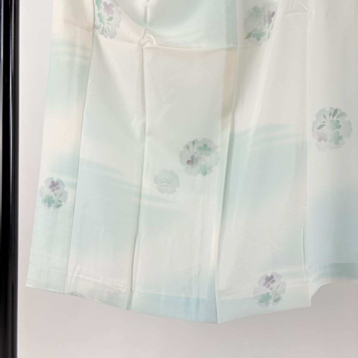 長襦袢 身丈128cm 裄丈62.5cm S 雪輪 桜 ぼかし 薄緑 正絹 秀品