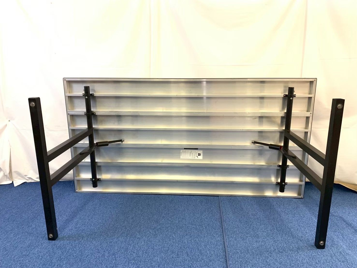 フォールディングテーブル