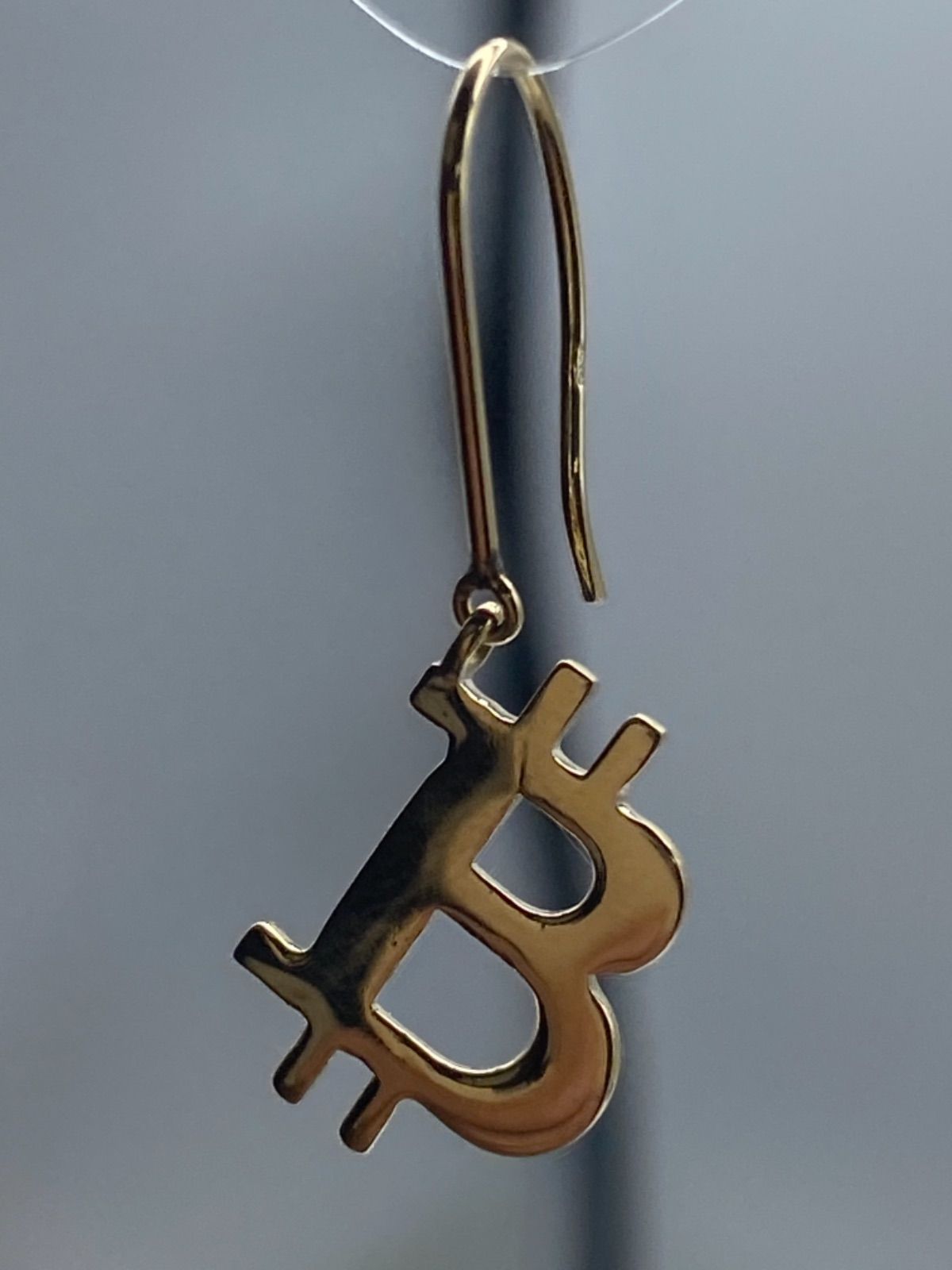 k18ビットコイン　モチーフ　ピアス k18 ビットコインピアス BTC - メルカリ