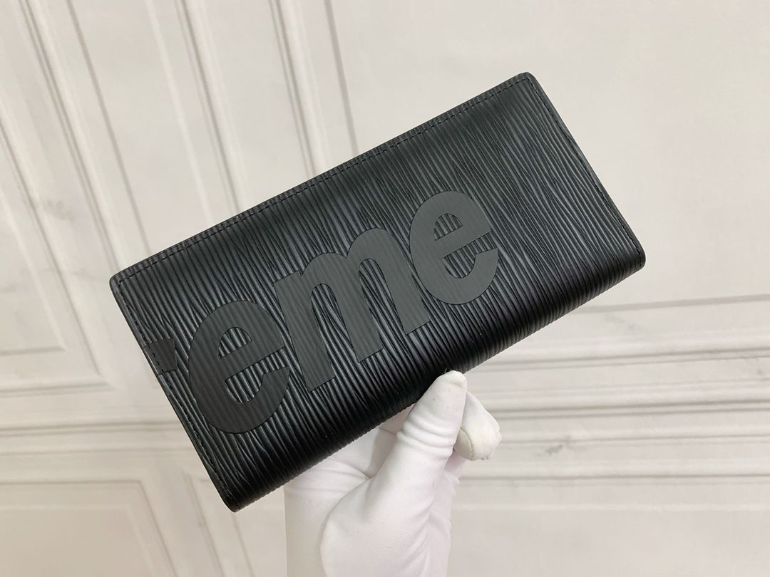 Supreme コラボ 長財布 エピレザー ノワール LOUIS VUITTON Supreme コラボ 長財布 エピレザー ノワール LOUIS VUITTON
