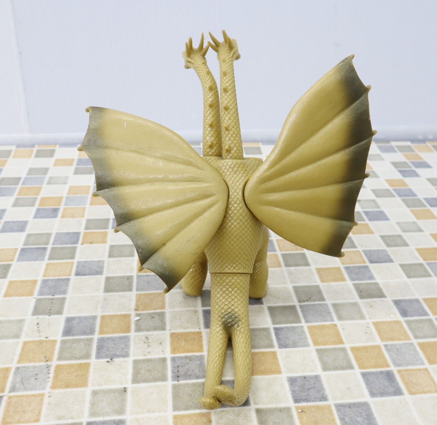 当時物 キングギドラ ソフビ フィギュア 東宝 ゴジラ 怪獣 バンダイ キングギドラ ソフビ ゴジラ 東映 初代 昭和 当時物 - メルカリ
