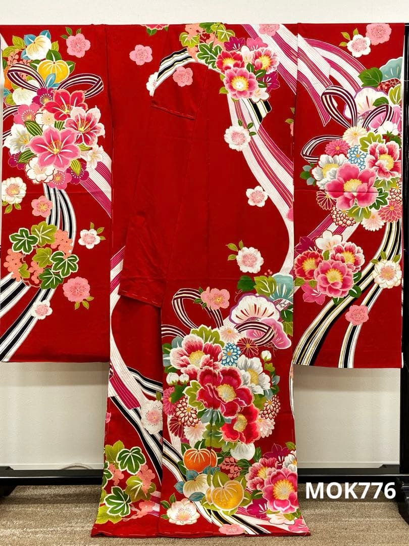 振袖 仮絵羽 金彩 銀彩 紋意匠 刺繍 舞台衣装 正絹 未仕立て品 八掛