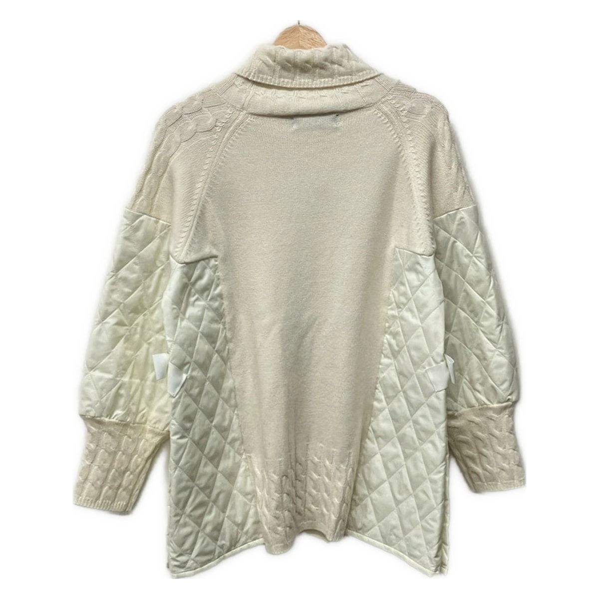 M S GRACY エムズグレイシー 長袖セーター サイズ40 レディース - アイボリー タートルネック キルティング リボン