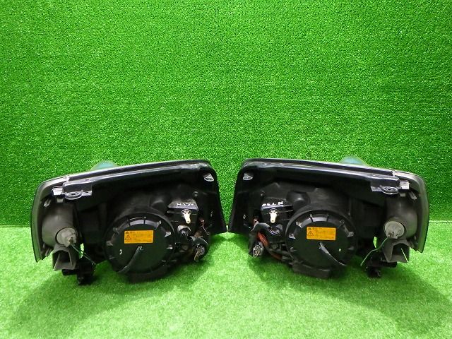 ヘッドライト左右