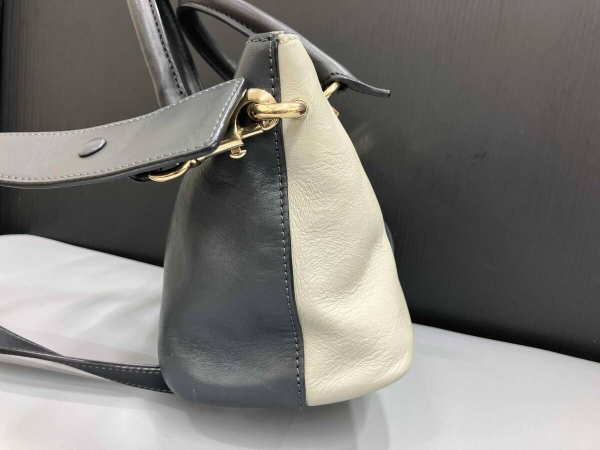 2WAY 外寸目安W22H17D5