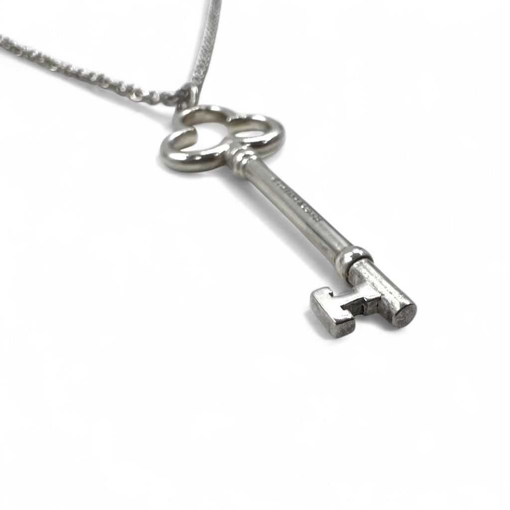 TIFFANY & CO. トレフォイル クローバー キー ネックレス SILVER