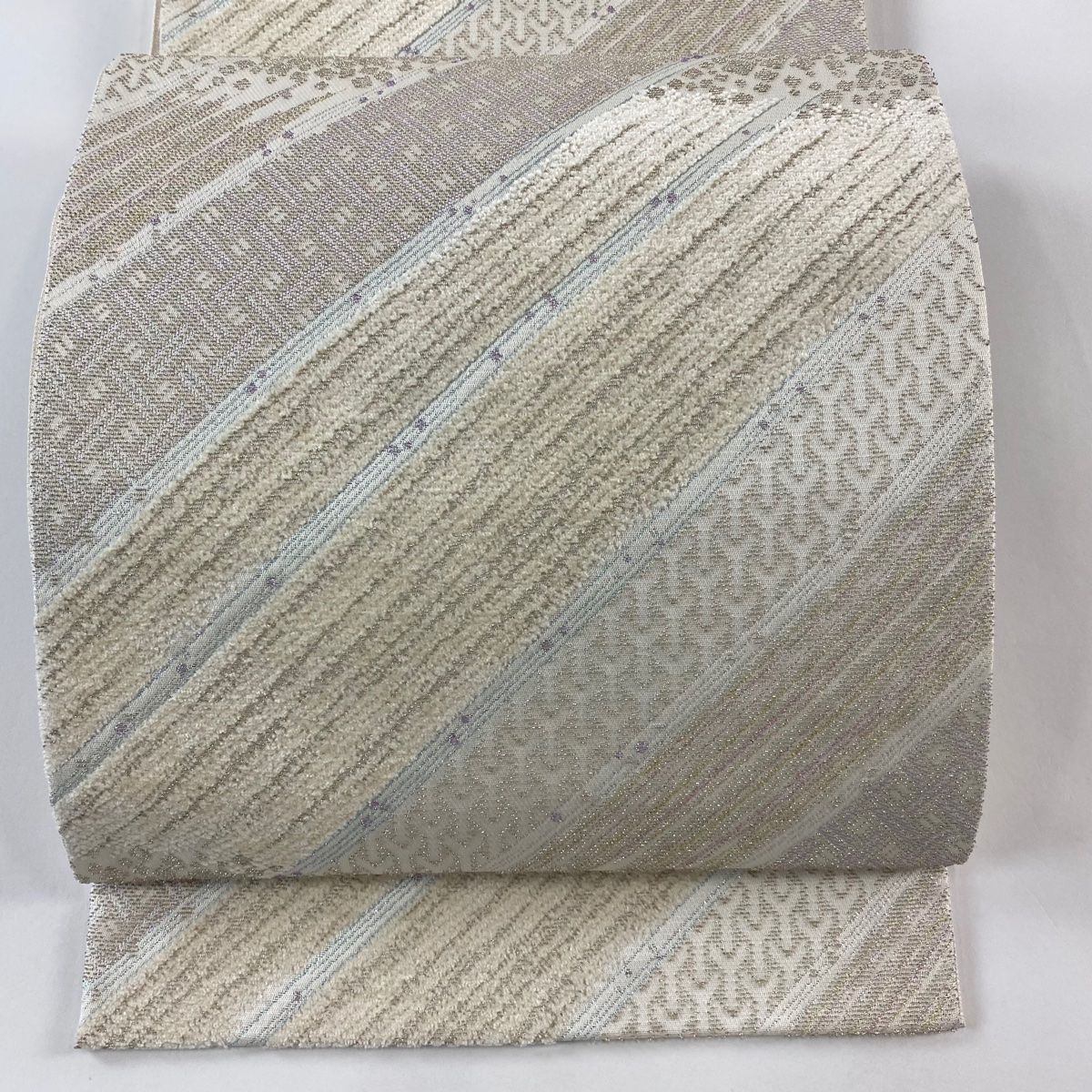 袋帯 秀品 斜縞 幾何学 箔 ベージュ 六通 正絹