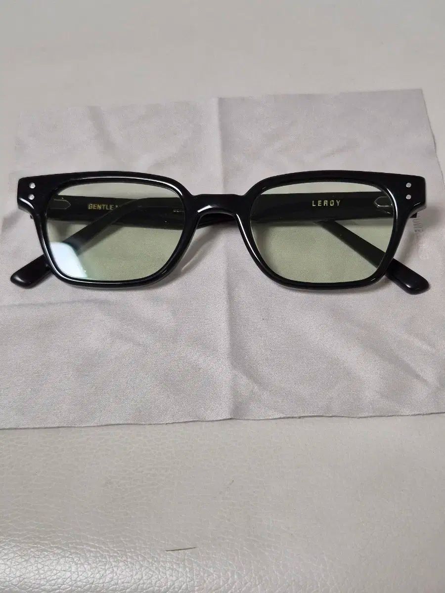 GENTLE MONSTER LEROY サングラス ブラック GENTLE MONSTER LEROY サングラス ブラック Leroy 01(V) | Gentle Monster