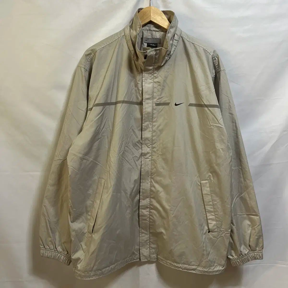 純正品/ 2XL Nike(ナイキ） スウッシュ オールドスクール グレー ウインドブレーカー
