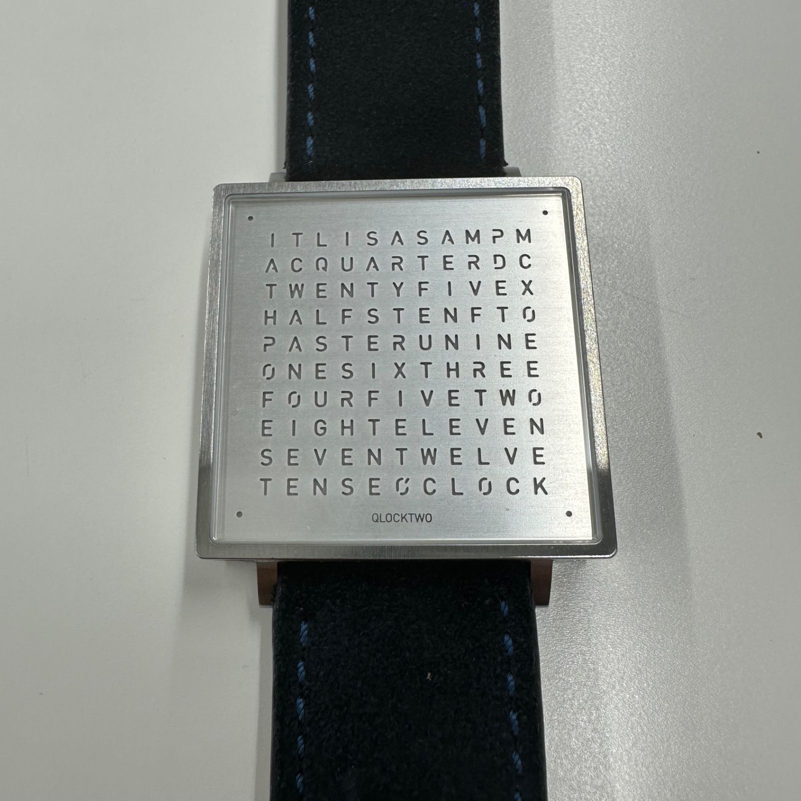 QLOCKTWO W39 クロックツー デジタル腕時計 ドイツ 中古品 QLOCKTWO WATCH クロックツー ウォッチ - メルカリ