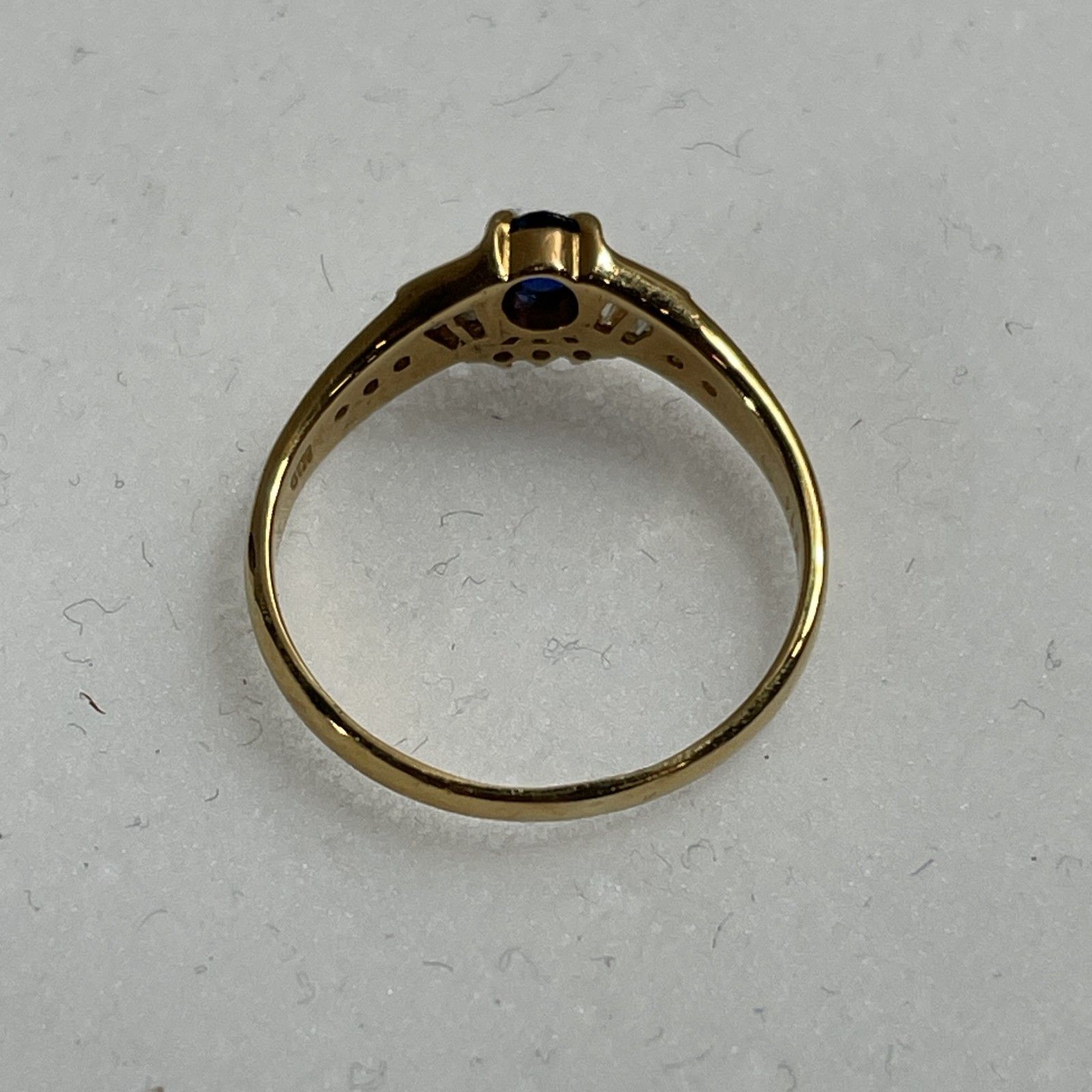 ☆ K18刻印 18金 ゴールド石付きデザインリング 指輪 10号 ケース付属 