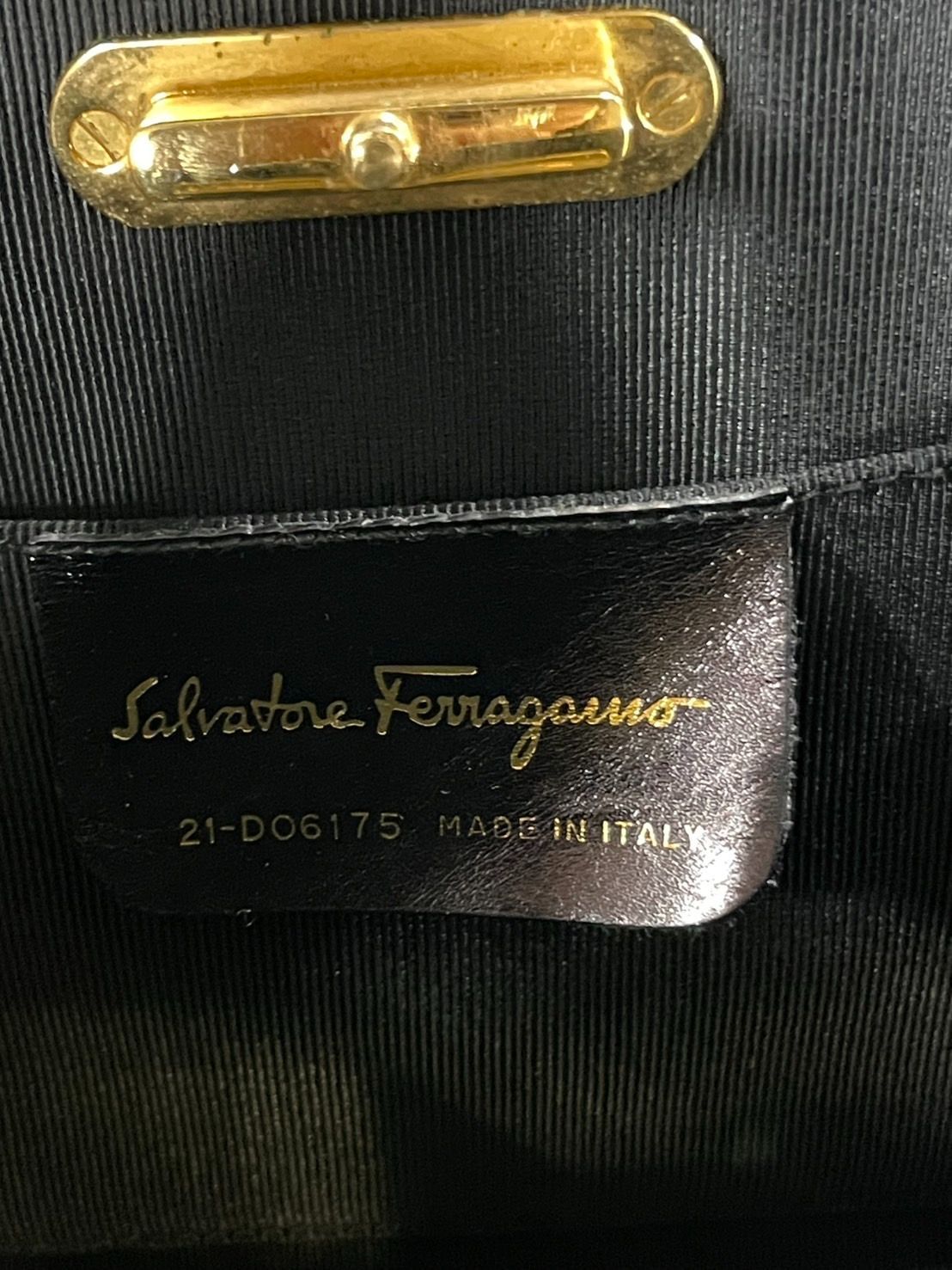 フェラガモ