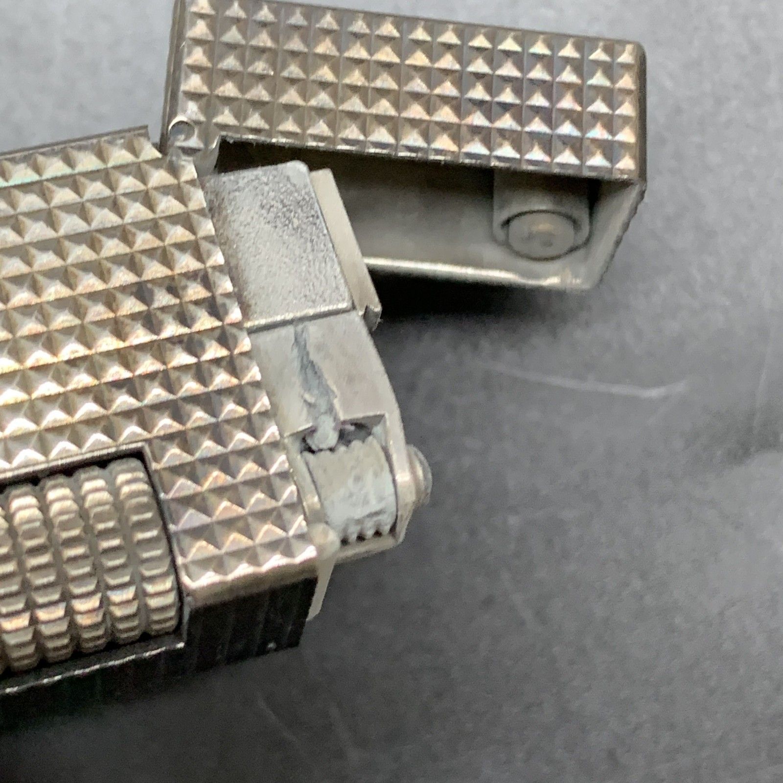 I332 Dunhill ダンヒル ライター シルバーカラー ダイヤモンドカット