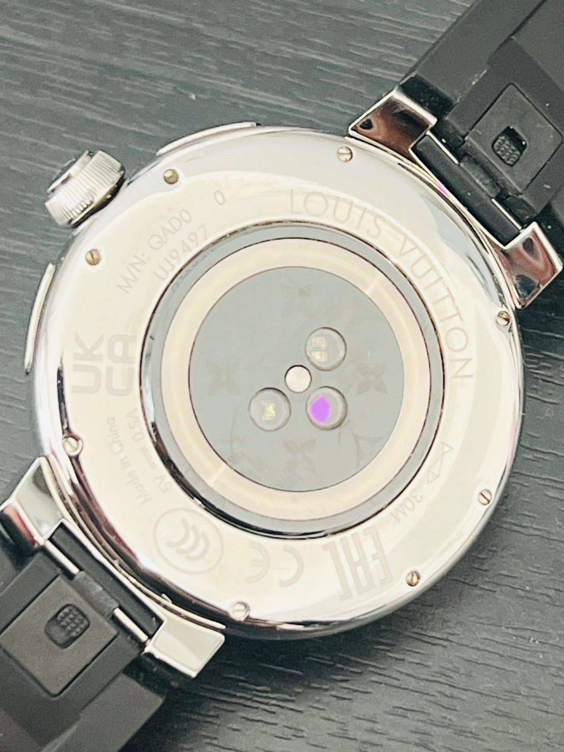 ルイヴィトン タンブールホライゾンライトアップV3充電器 LOUIS