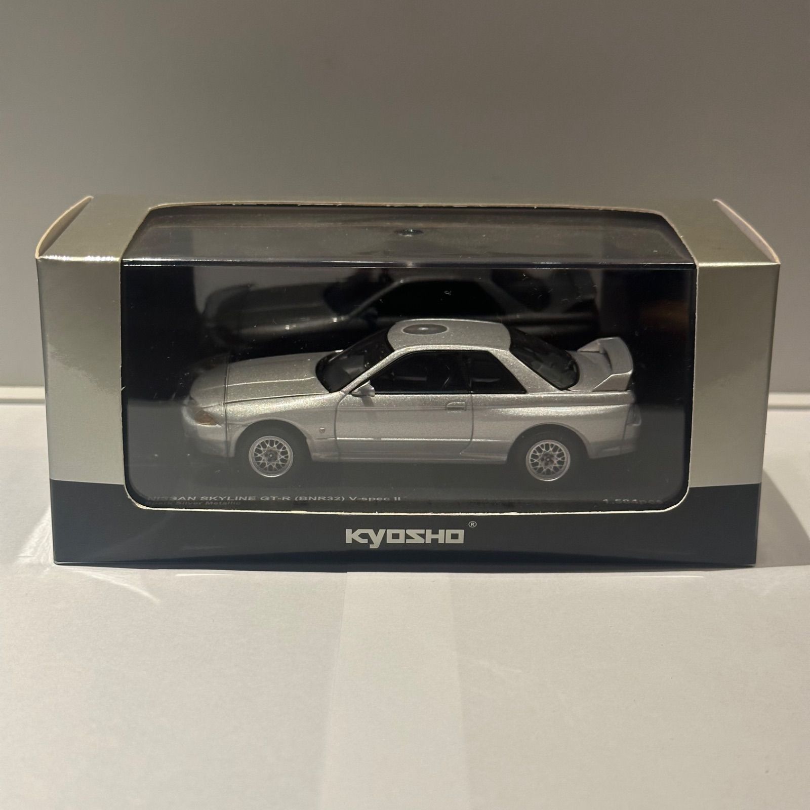 NISSAN SKYLINE GT-R(BNR32)V-specII 色：Spark Silver Metallic