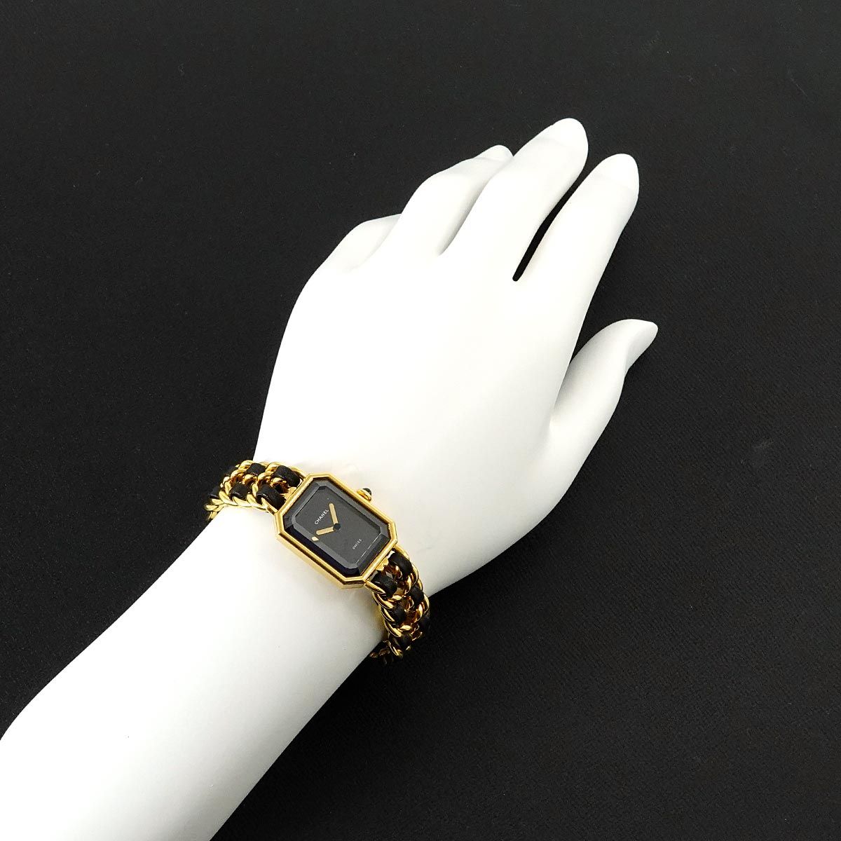 CHANEL ヴィンテージ 時計 ブラック　プルミエール シャネルの腕時計（CHANEL）| 東京銀座のヴィンテージドレス